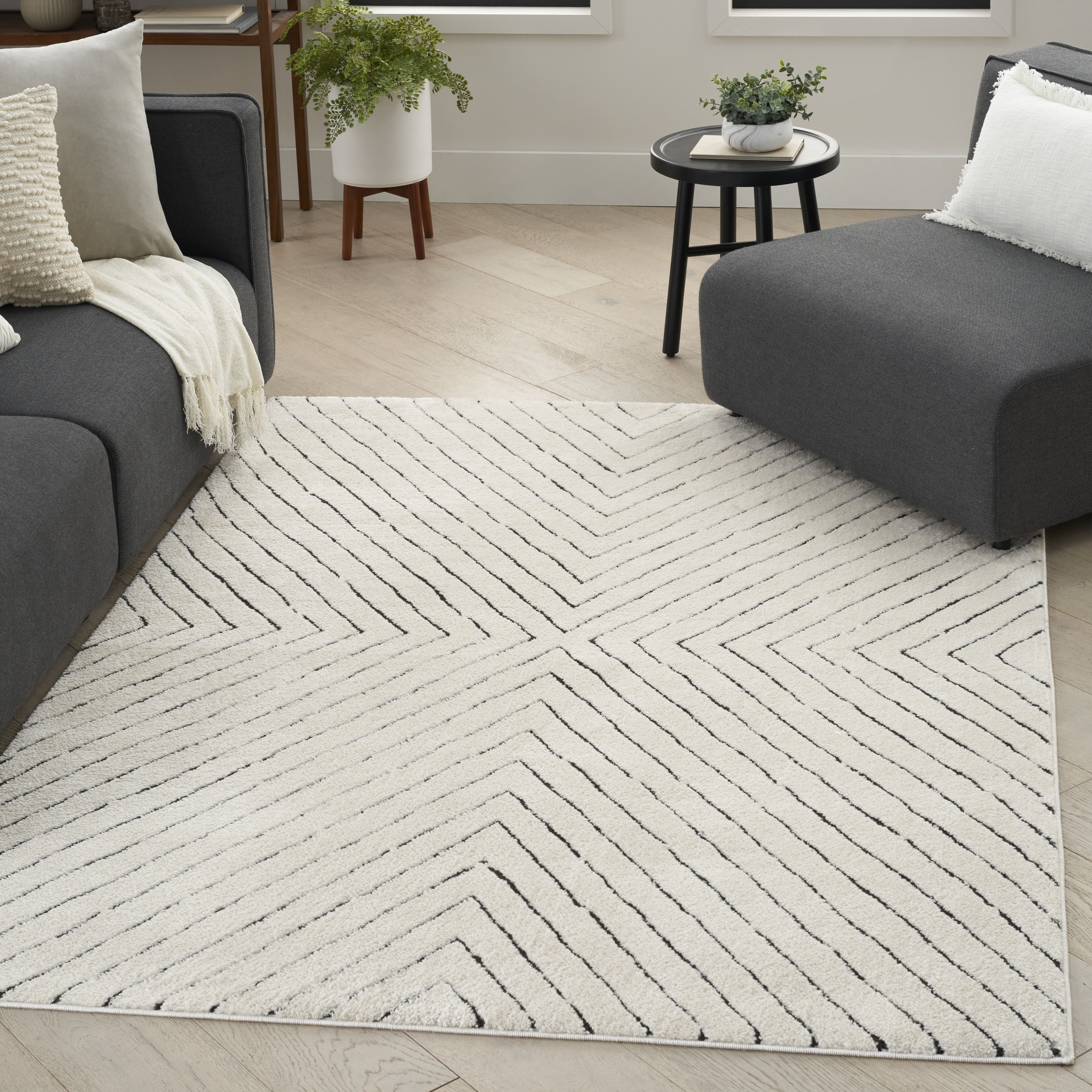 Nourison Modern Comfort 3'11" x 5'11" Ivory Black Scandinavian Indoor Rug