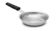 7-inch Wear-Ever® aluminum fry pan with natural finish and silicone handle