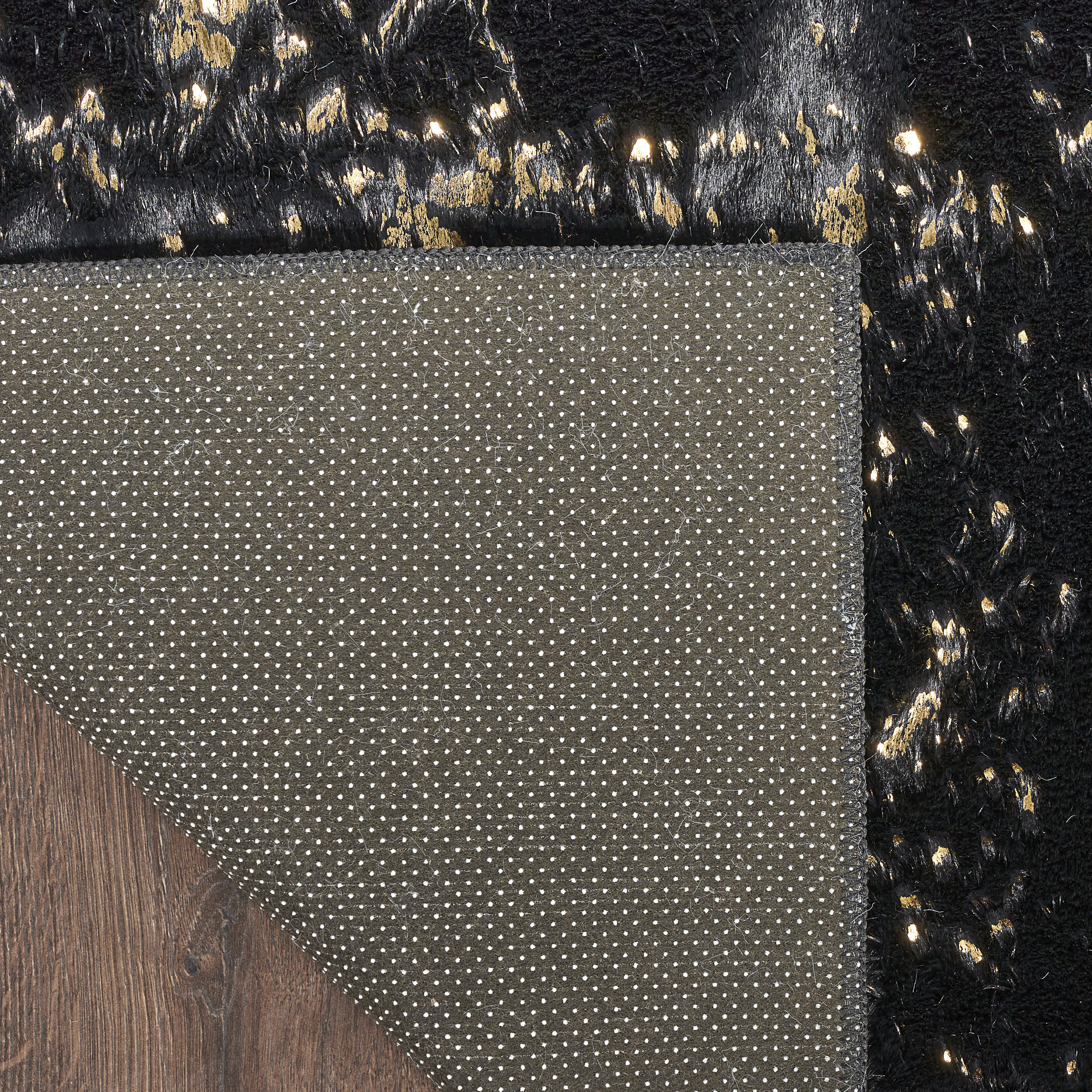 Nourison Cozy Shimmer 5'3" x 7'3" Black Gold Glam Indoor Rug