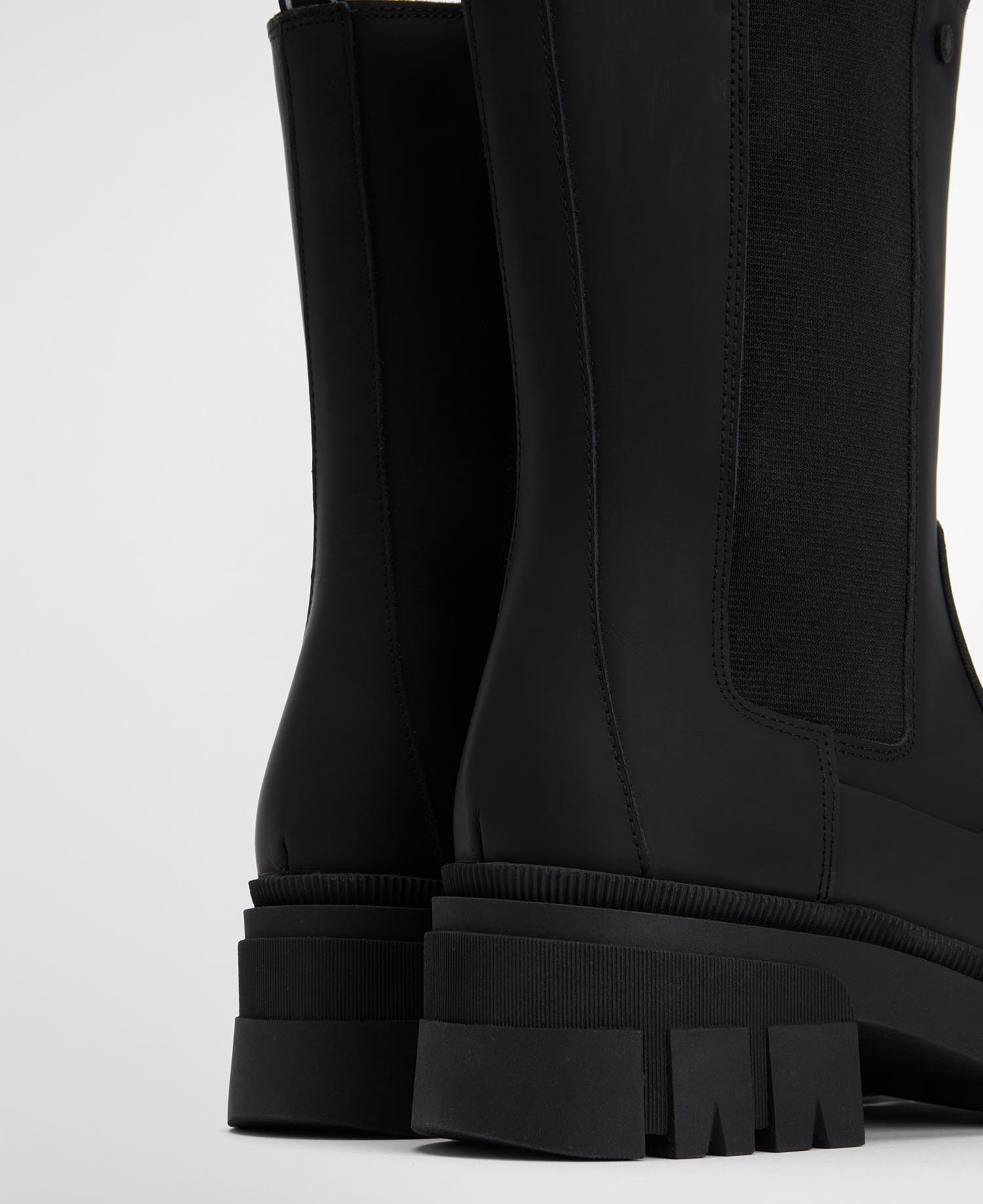 Chelsea Boots Sidneigh image number 2