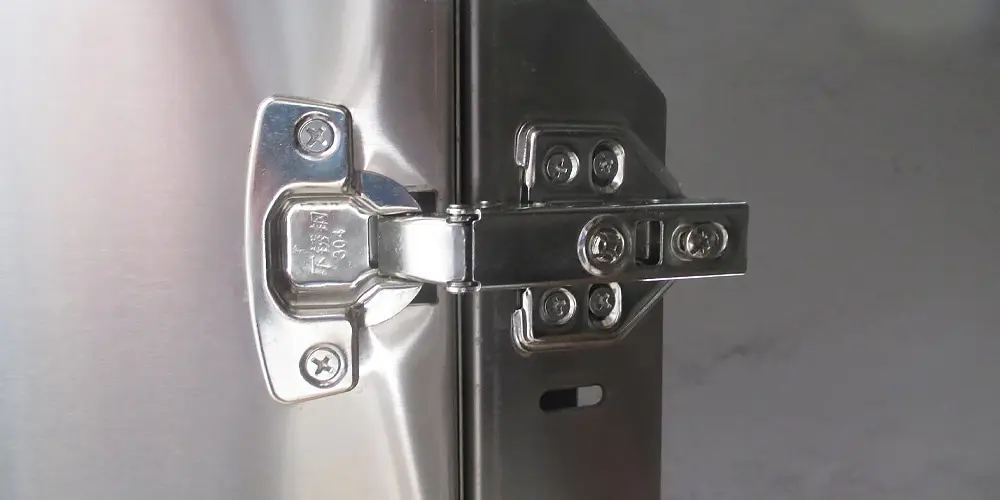 ADJUSTABLE DOOR HINGE