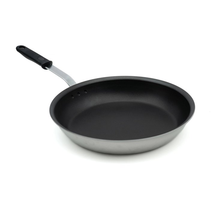 14-inch Wear-Ever® rivetless fry pan with CeramiGuard® II nonstick coating and silicone handle