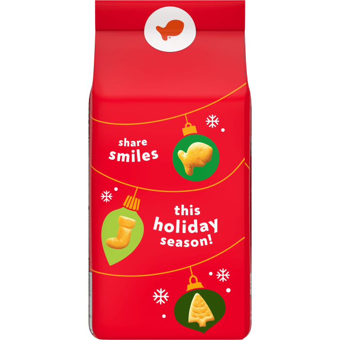 Goldfish® Holiday Shapes Cheddar Baked Snack Crackers, 6.6 oz, bag - Back Image