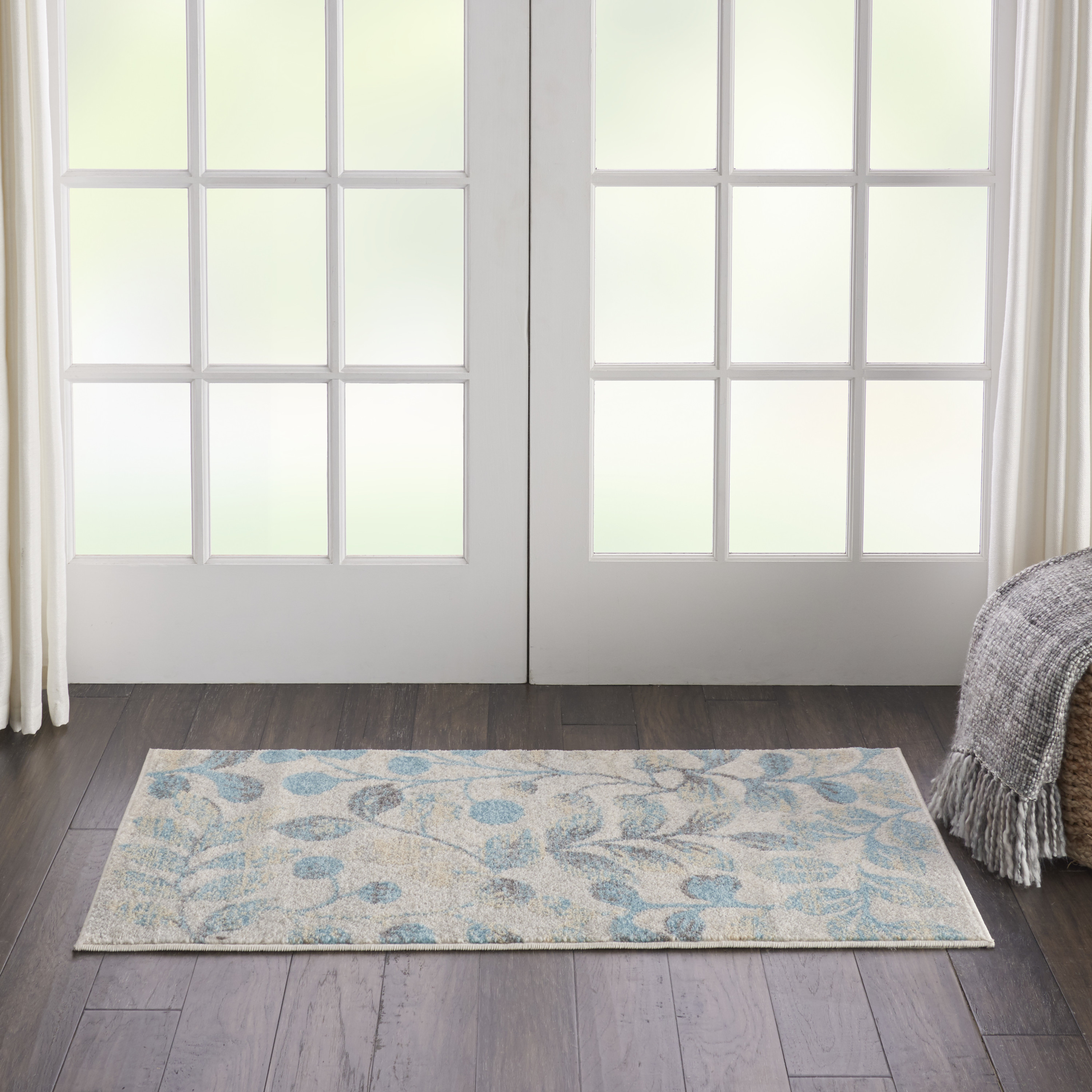 Nourison Tranquil 2' x 4' Ivory Turquoise Farmhouse Indoor Rug