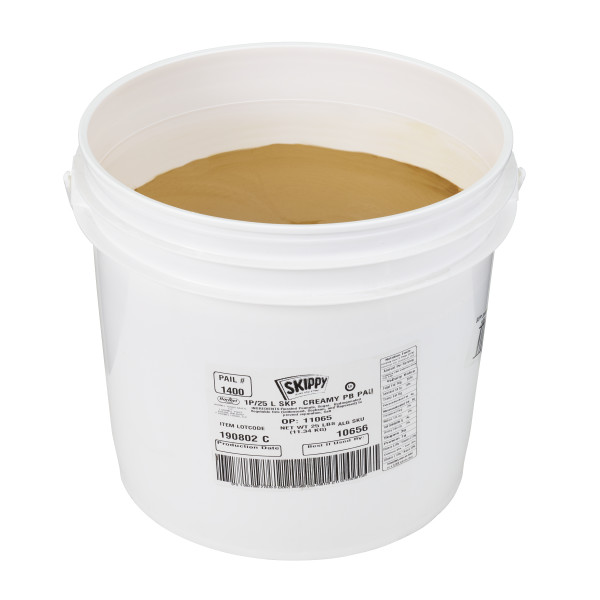 SKIPPY(r) Creamy Peanut Butter, Pail, 1/25 lb . C1RM - Front Right Open Case (Hi Res)