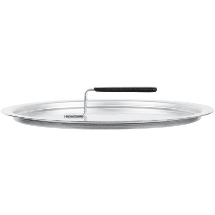 10 ¾-inch Wear-Ever® flat aluminum cover with dipped handle