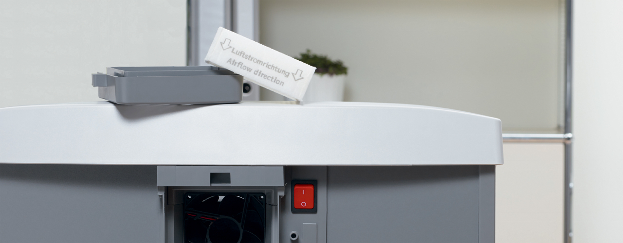 We highly recommend using only Dahle oil, bags, and CleanTEC® filters for your Dahle Shredder.