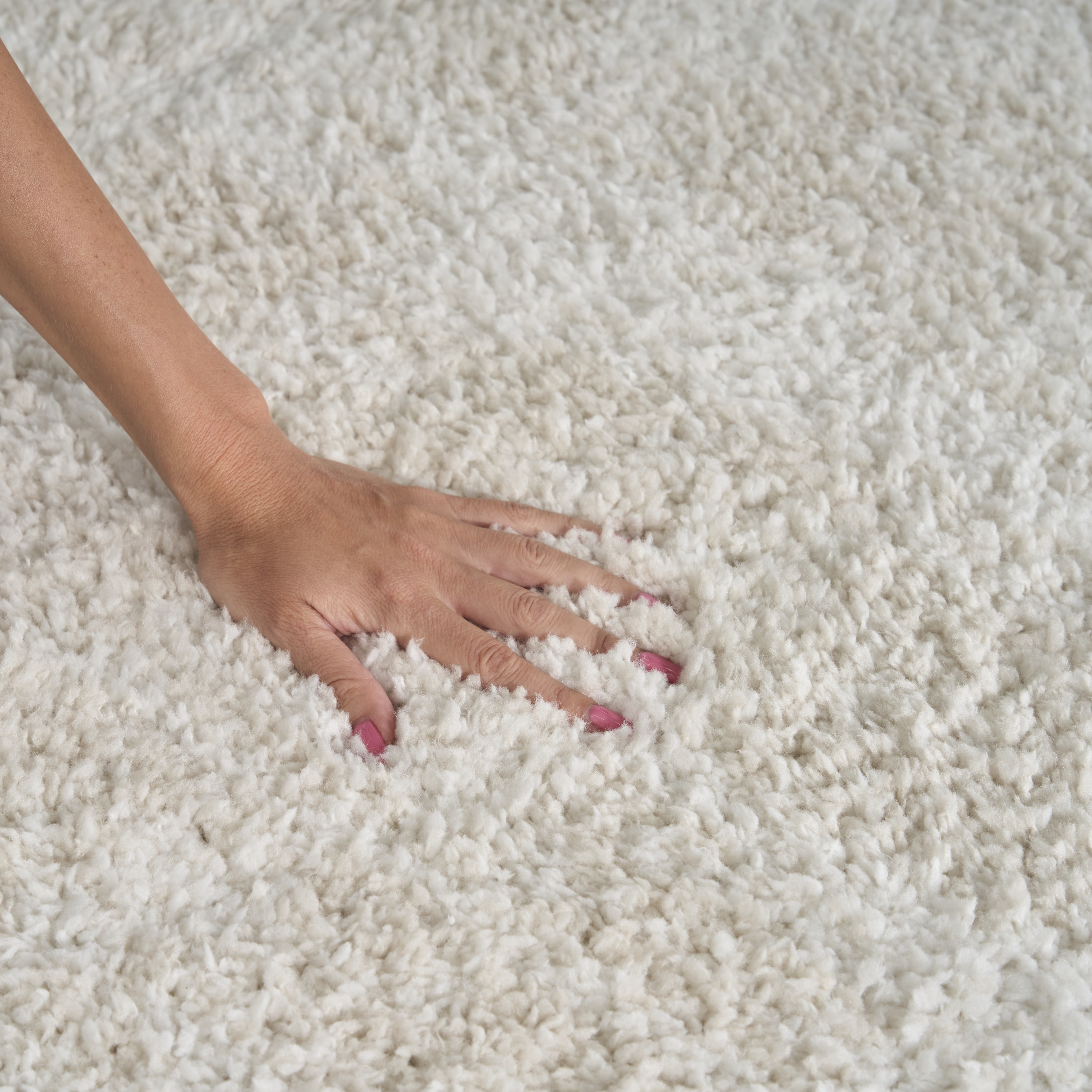 Nourison Modern Shag 7'10" x 9'10" Ivory Beige Modern Indoor Rug