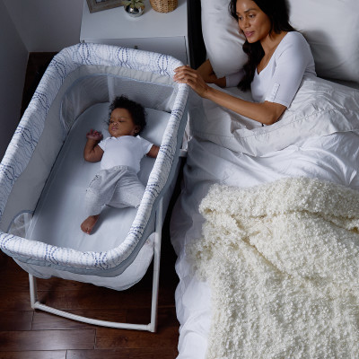 FoldAway Rocking Bassinet&trade; &ndash; Fletcher