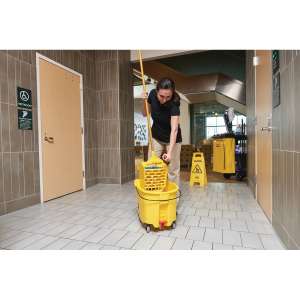 Rubbermaid Commercial, WaveBrake, 35qt, Mop Bucket w/ Sidepress Wringer and Drain, Yellow