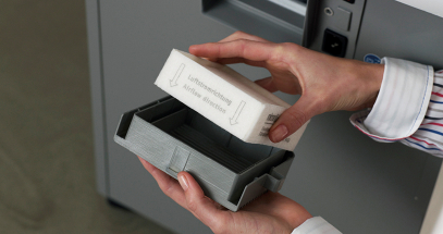 Traps up to 98% of fine dust particles for a healthier workplace.