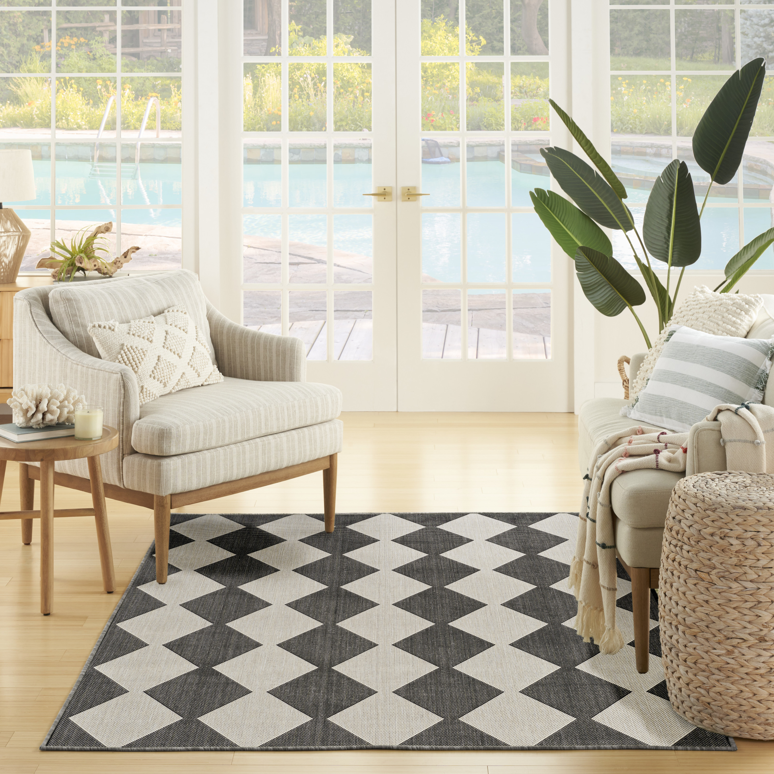 Nourison Positano 4' x 6' Black Modern Rug