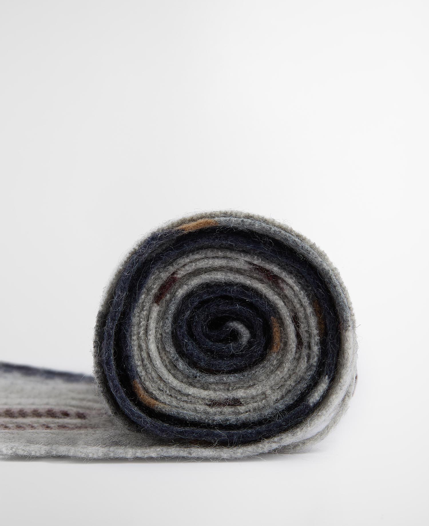 Carrbridge Tartan Scarf image number 3