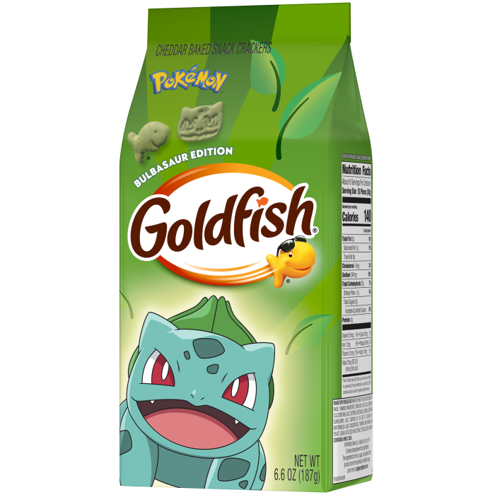 Goldfish® Pokémon Bulbasaur Cheddar Baked Snack Crackers, 6.6 oz, bag - Right Angle Image