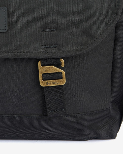 Essential Waxed Messenger Bag Classic Black