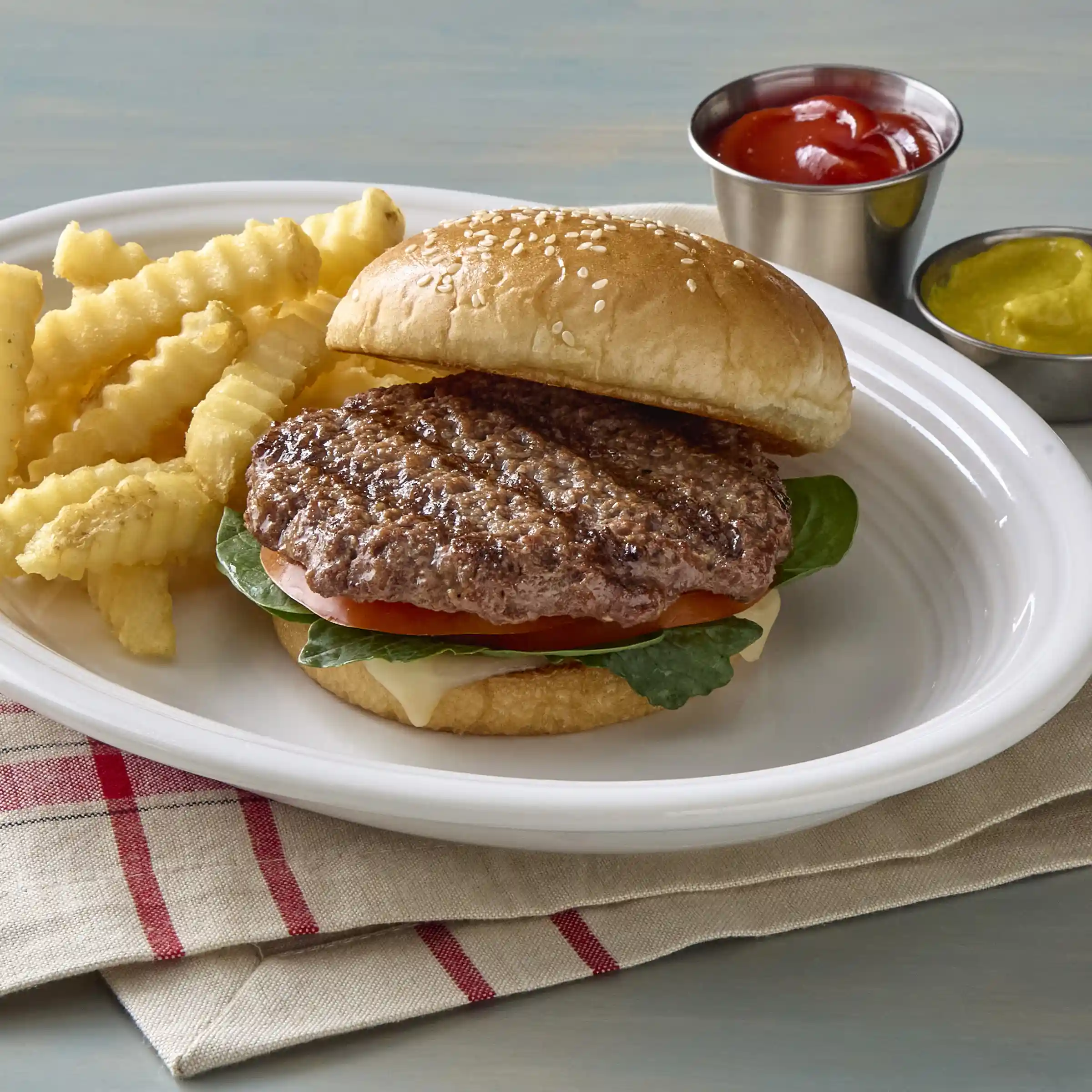 AdvancePierre™ Fully Cooked Flamebroiled Ground Beef Patties https://images.salsify.com/image/upload/s--po0ohQ18--/q_25/b35bdb9b93c14f5f8f71be216189ba247ff7fc26.webp