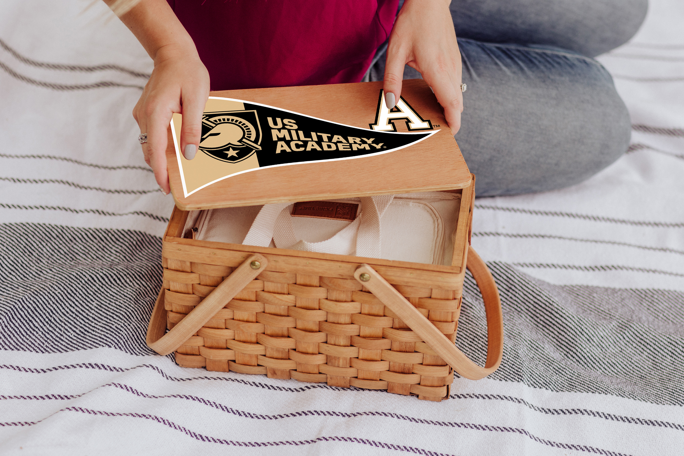 West Point Black Knights - Poppy Personal Picnic Basket