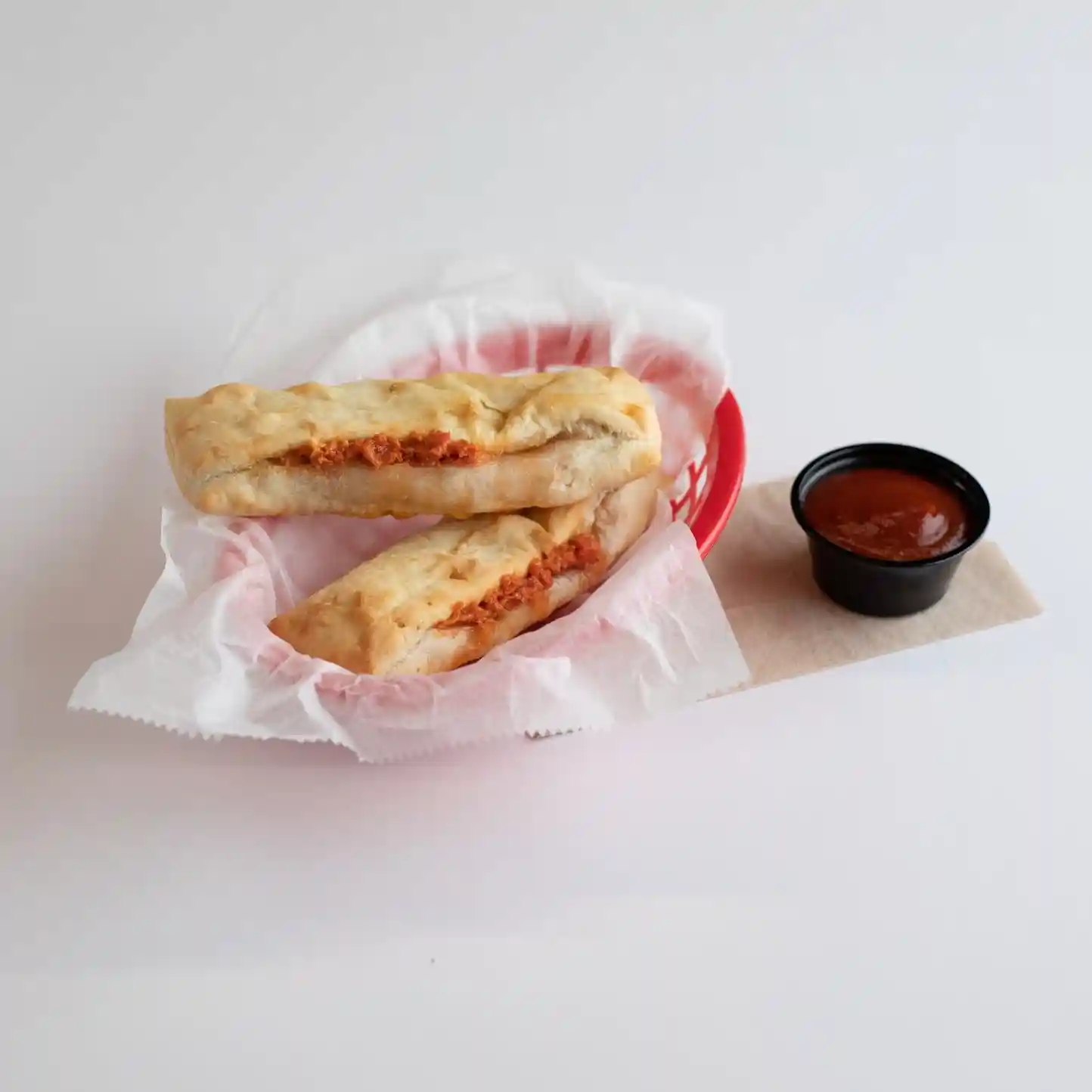 Bosco® 7 Inch Pepperoni, Mozzarella Cheese and Pizza Sauce Stuffed Breadsticks https://images.salsify.com/image/upload/s--jzOL3IRu--/q_25/qhhnbhejcvvk73mso666.webp