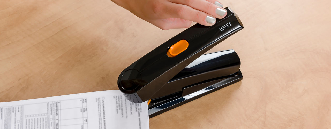 The B8FC Power-On-Demand stapler allows you to staple 50 sheets with little effort.