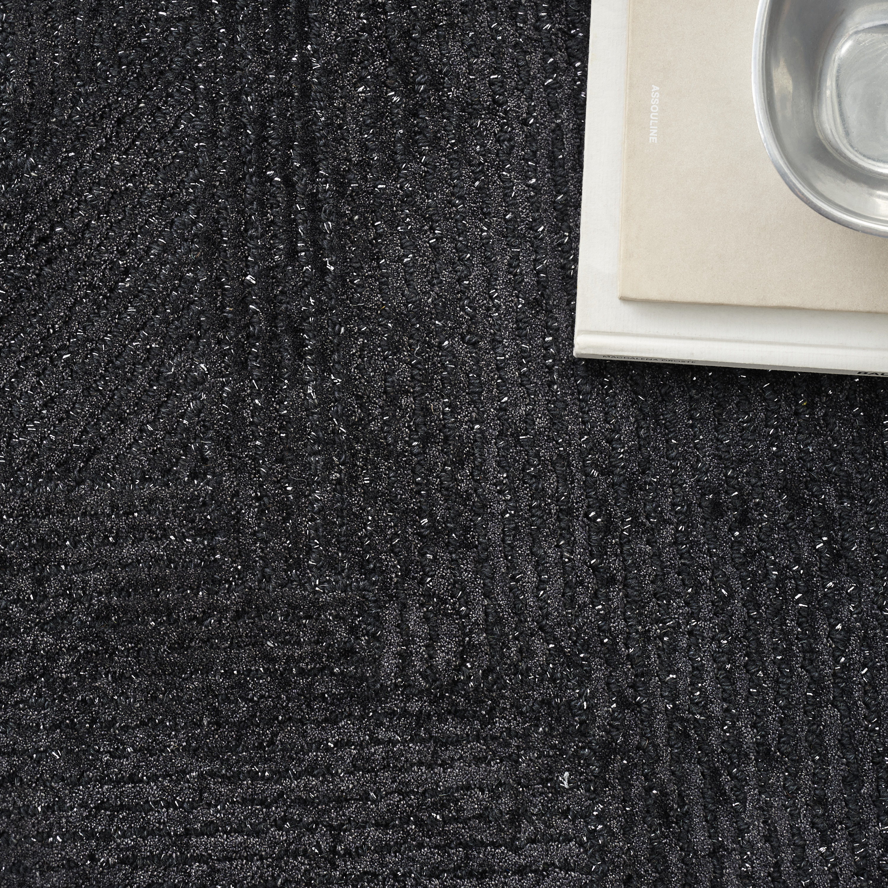 Michael Amini Ma30 Star 4' x 6' Black Modern Indoor Rug