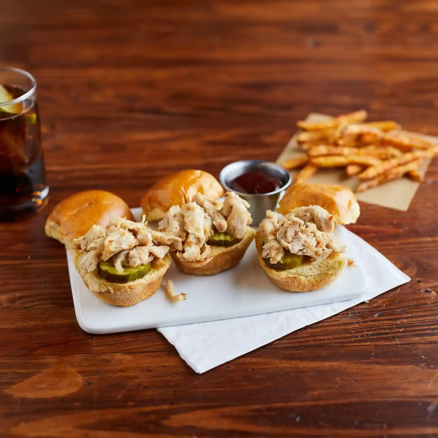 Tyson® Fully Cooked All Natural* Low Sodium Pulled Chicken, Reverse Blend 65 Dark/35 White Meat Chicken _image_2