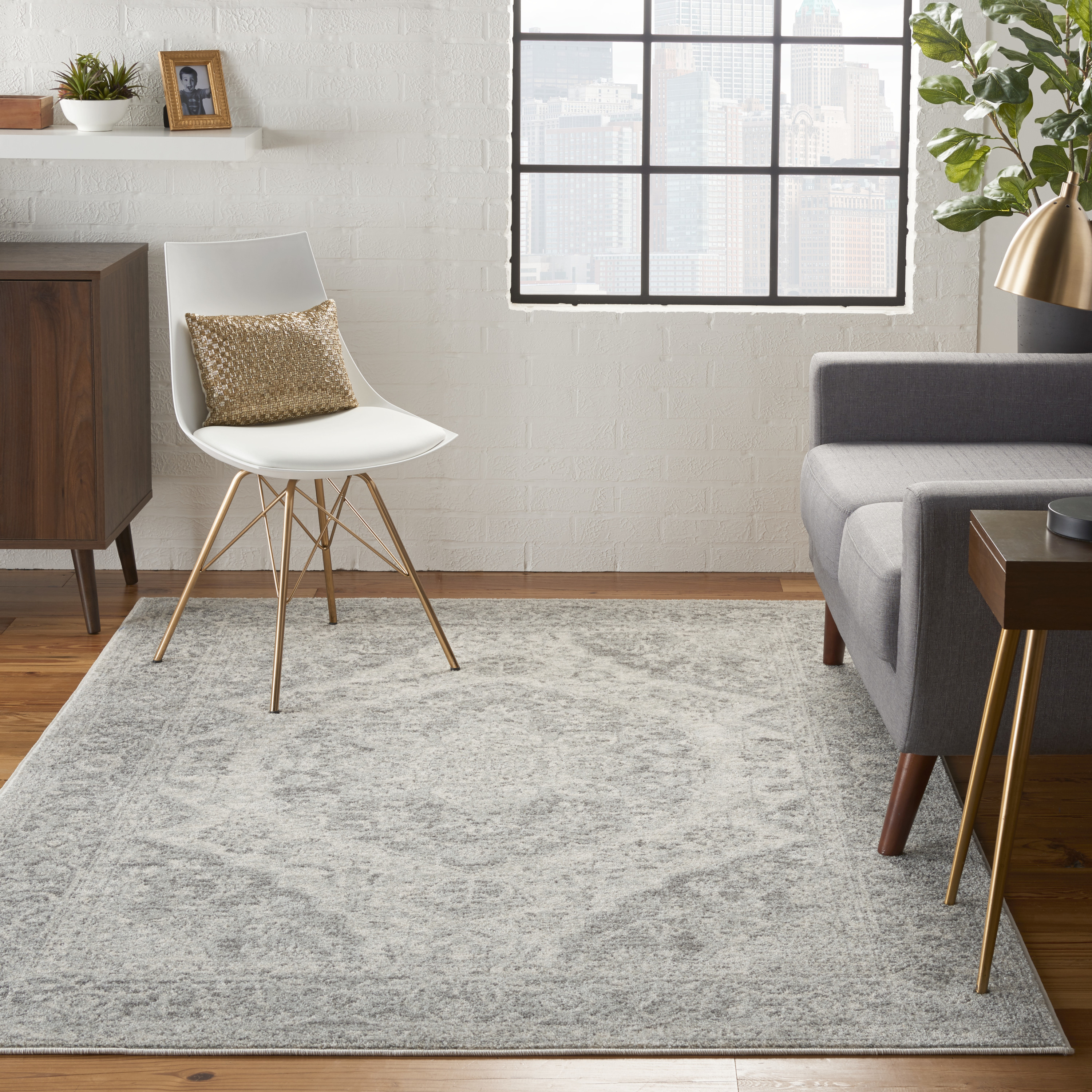 Nourison Tranquil 5'3" x 7'3" Ivory Grey Vintage Indoor Rug