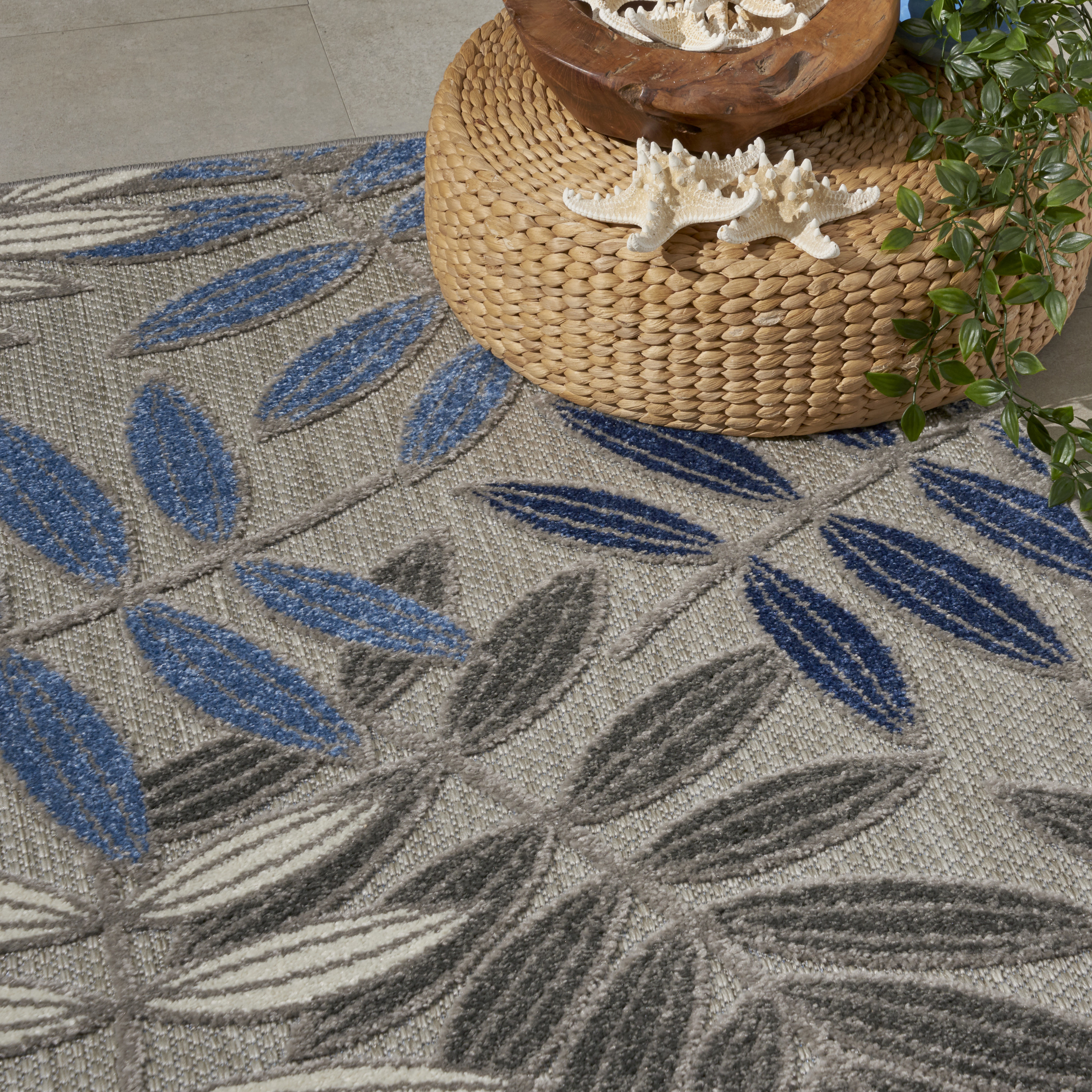 Nourison Aloha 2'8" x 4' Grey Blue Tropical Rug