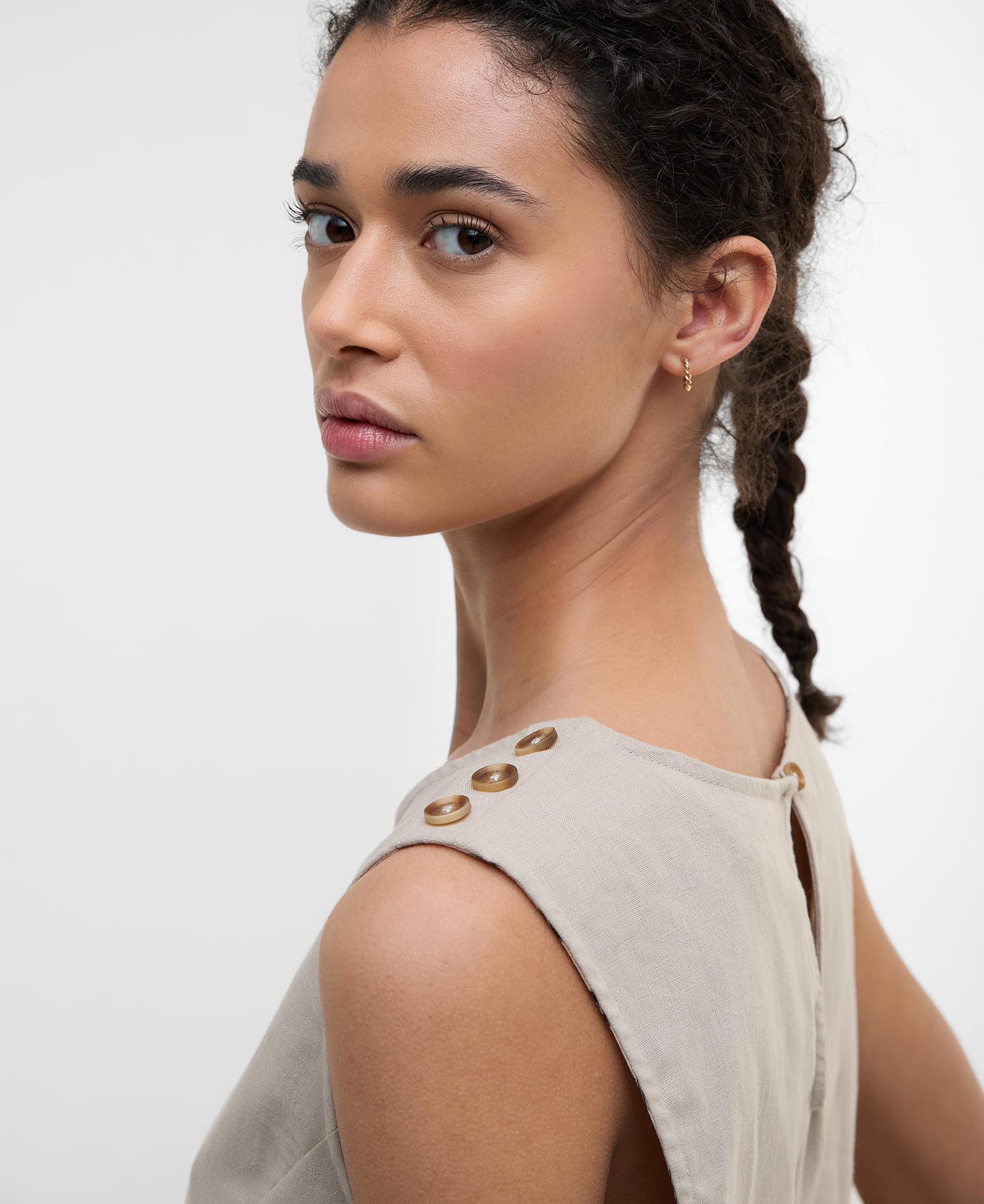 Lucy Sleeveless Blouse image number 3
