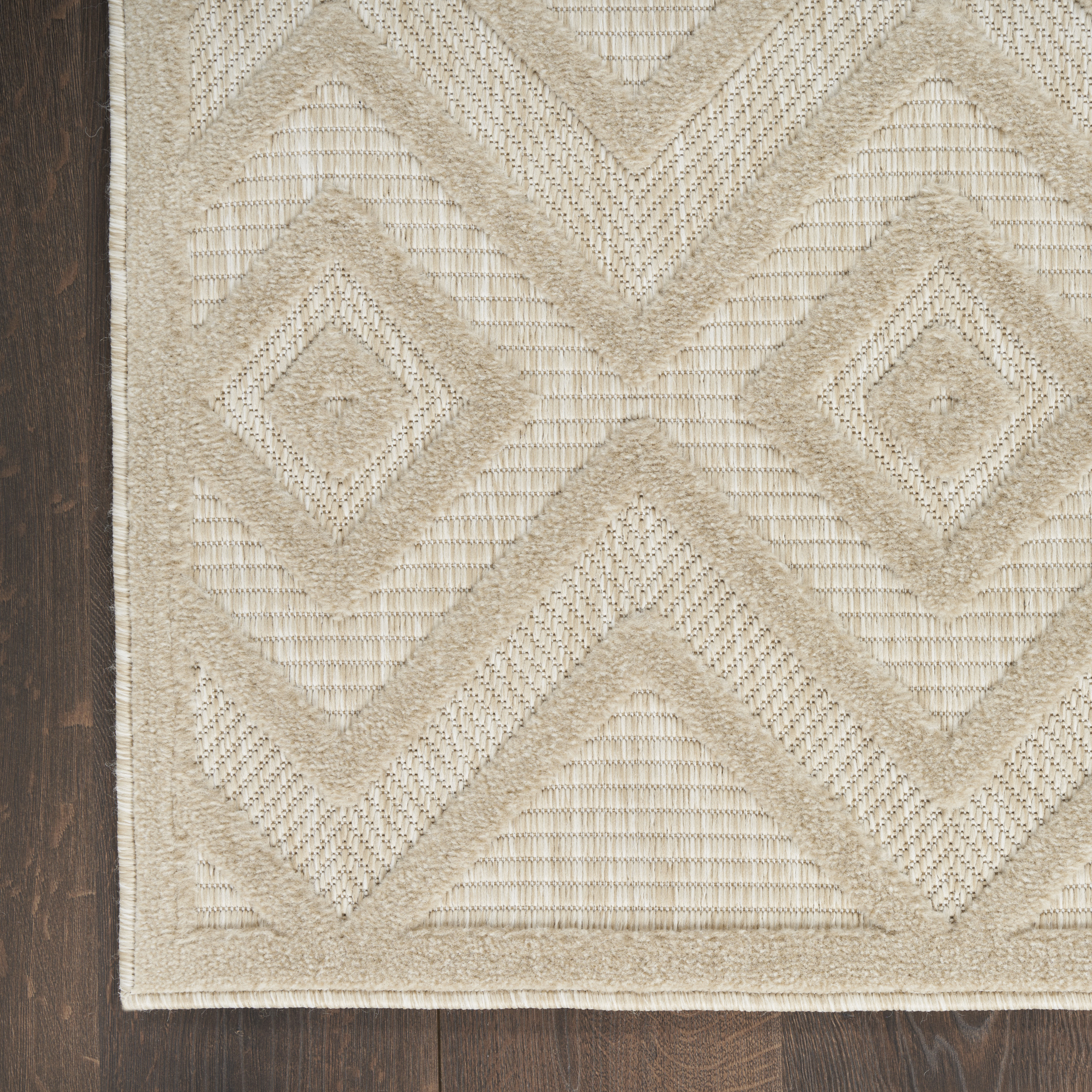 Nourison Versatile 2'2" x 7'6 Cream Modern Rug