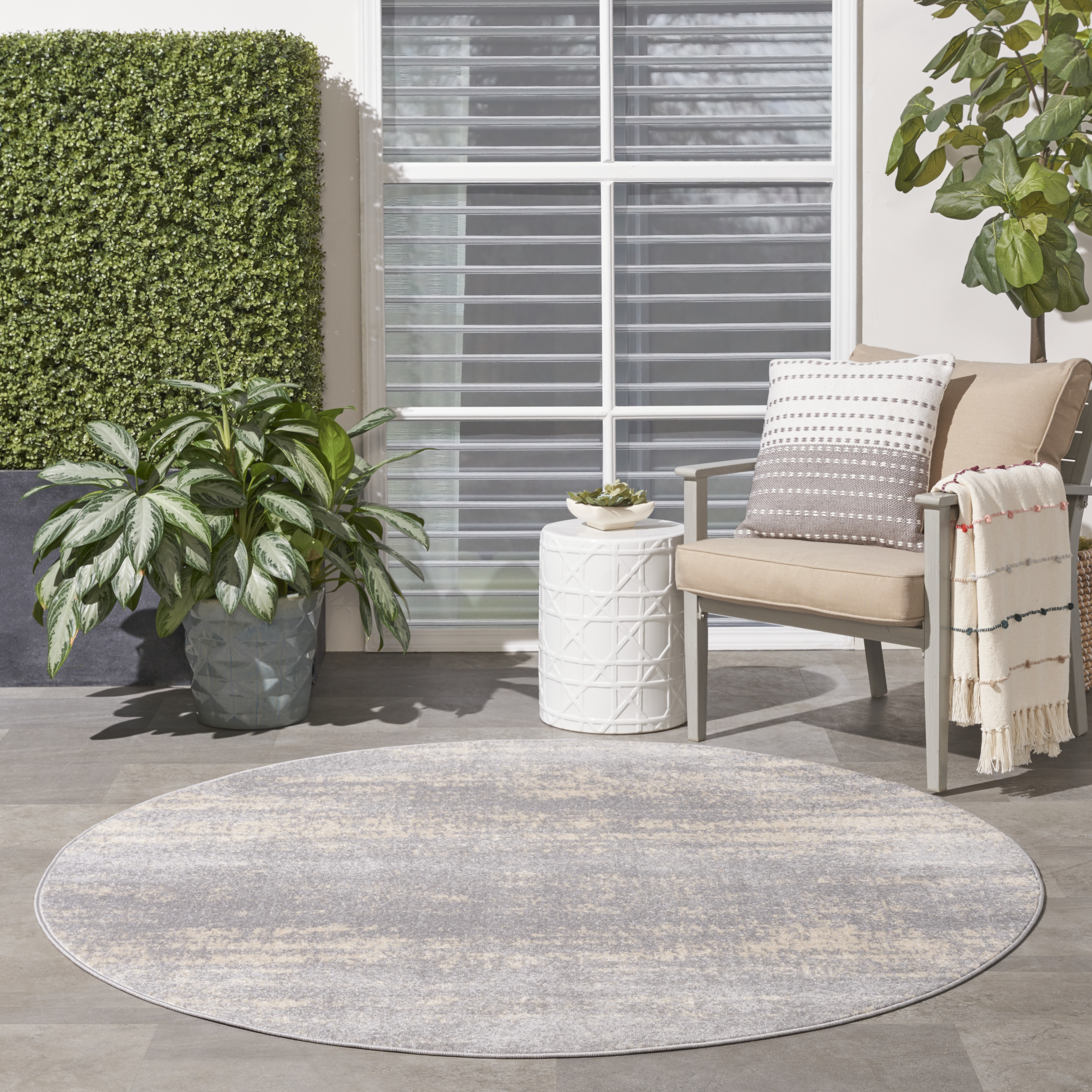 Nourison Nourison Essentials 8' x Round Grey Beige Modern Rug