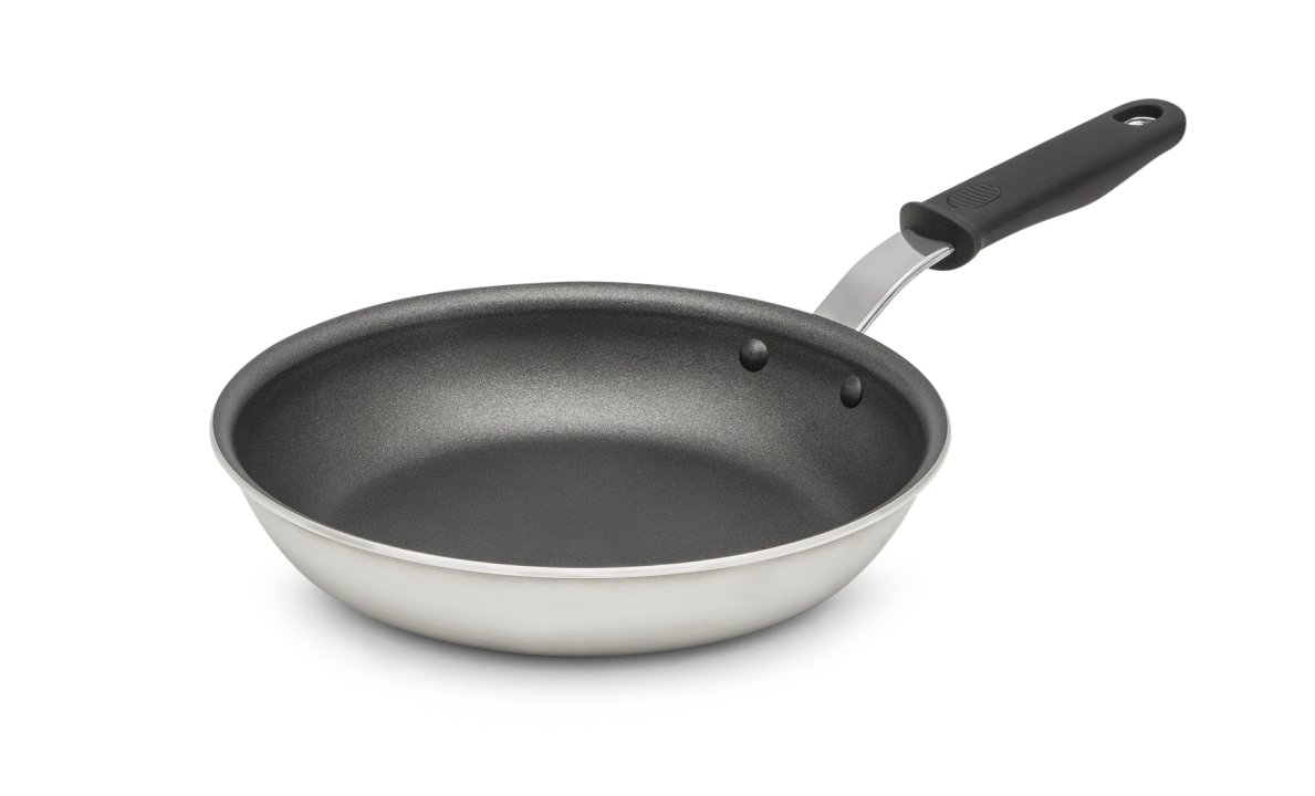 7-inch Wear-Ever® aluminum fry pan with CeramiGuard® II nonstick coating and silicone handle
