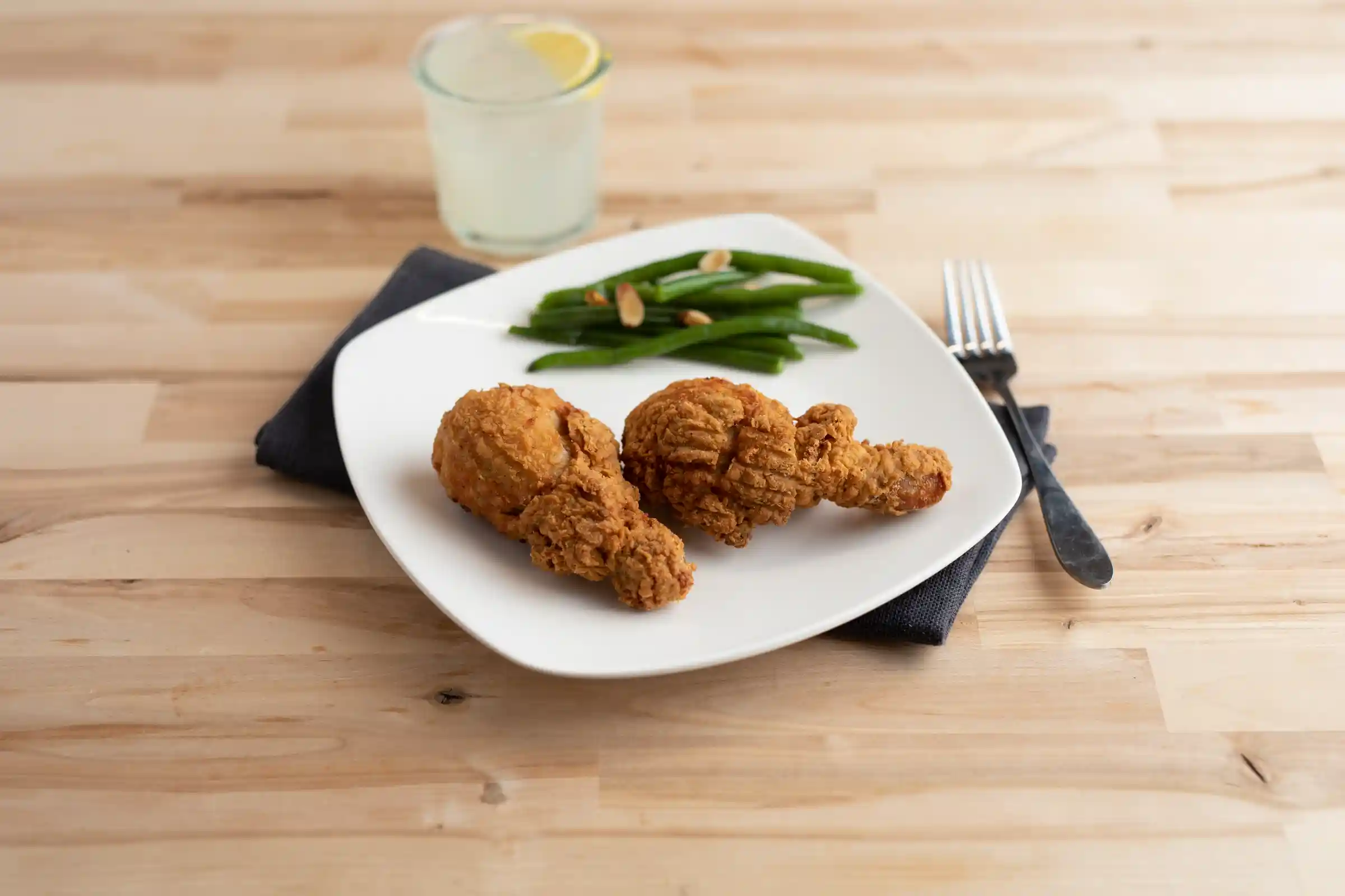 Tyson® Fully Cooked Breaded Chicken Drumsticks _image_01