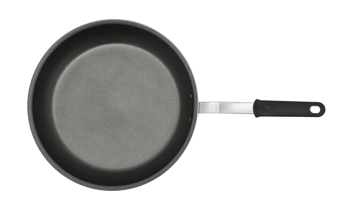 14-inch Wear-Ever® aluminum fry pan with SteelCoat x3™ nonstick coating and silicone handle