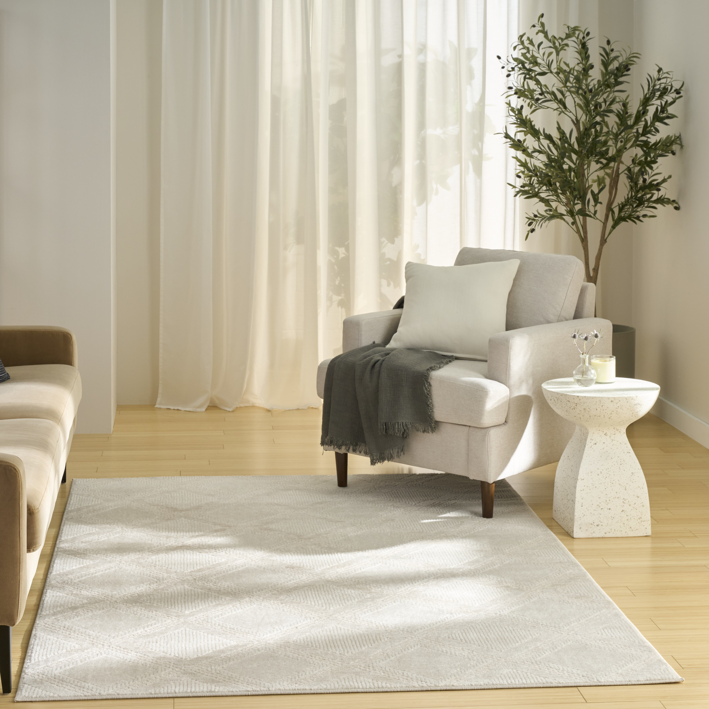 Nourison Serenity Home 3'11" x 5'11" Ivory Modern Indoor Rug