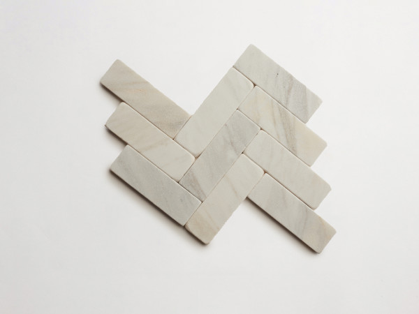 lapidary: girata | baguette | calacatta gold | tumbled 