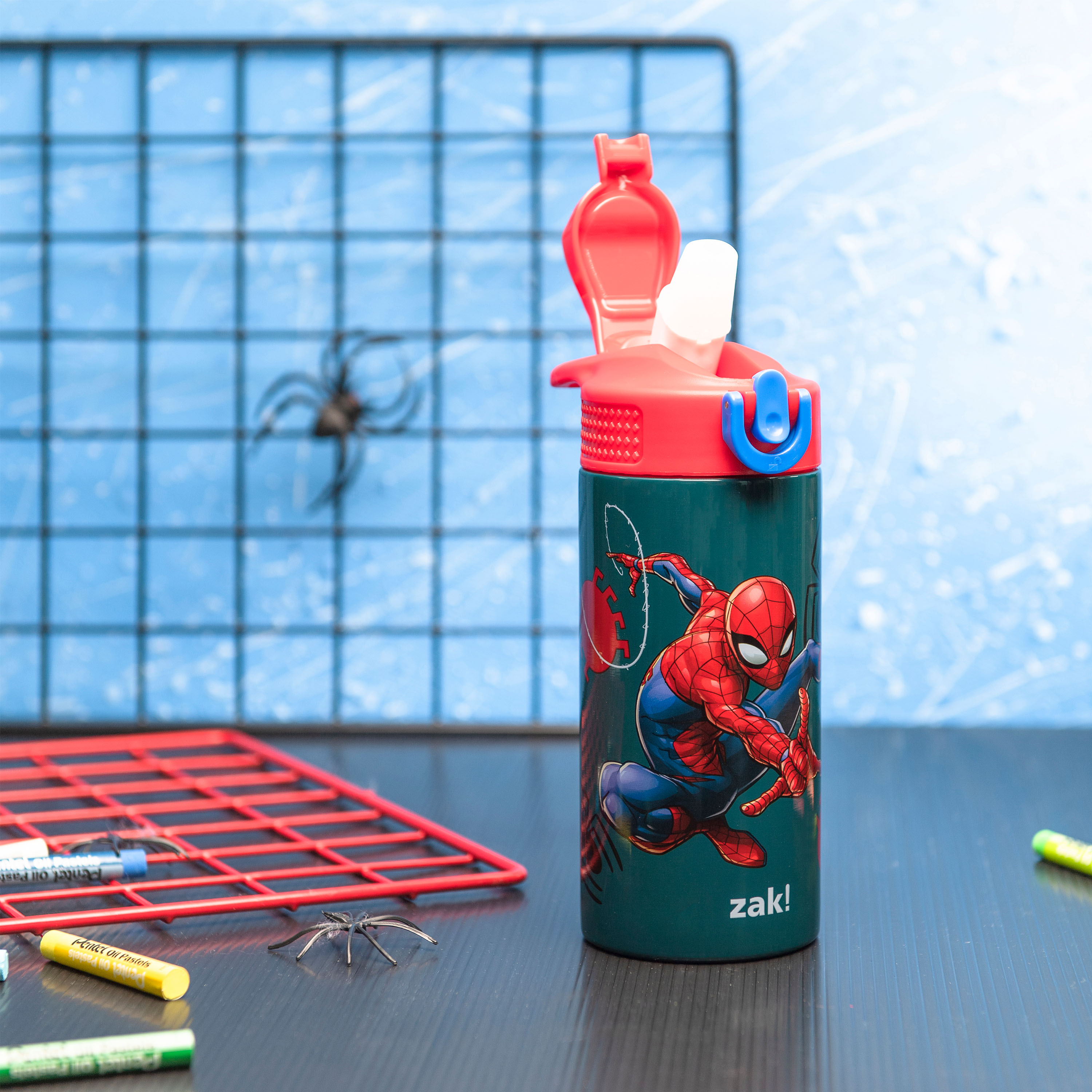 Marvel Comics 14 ounce Stainless Steel Vacuum Insulated Water Bottle, Spider-Man slideshow image 5 Marvel Comics 14 ounce Stainless Steel Vacuum Insulated Water Bottle, Spider-Man slideshow image 5