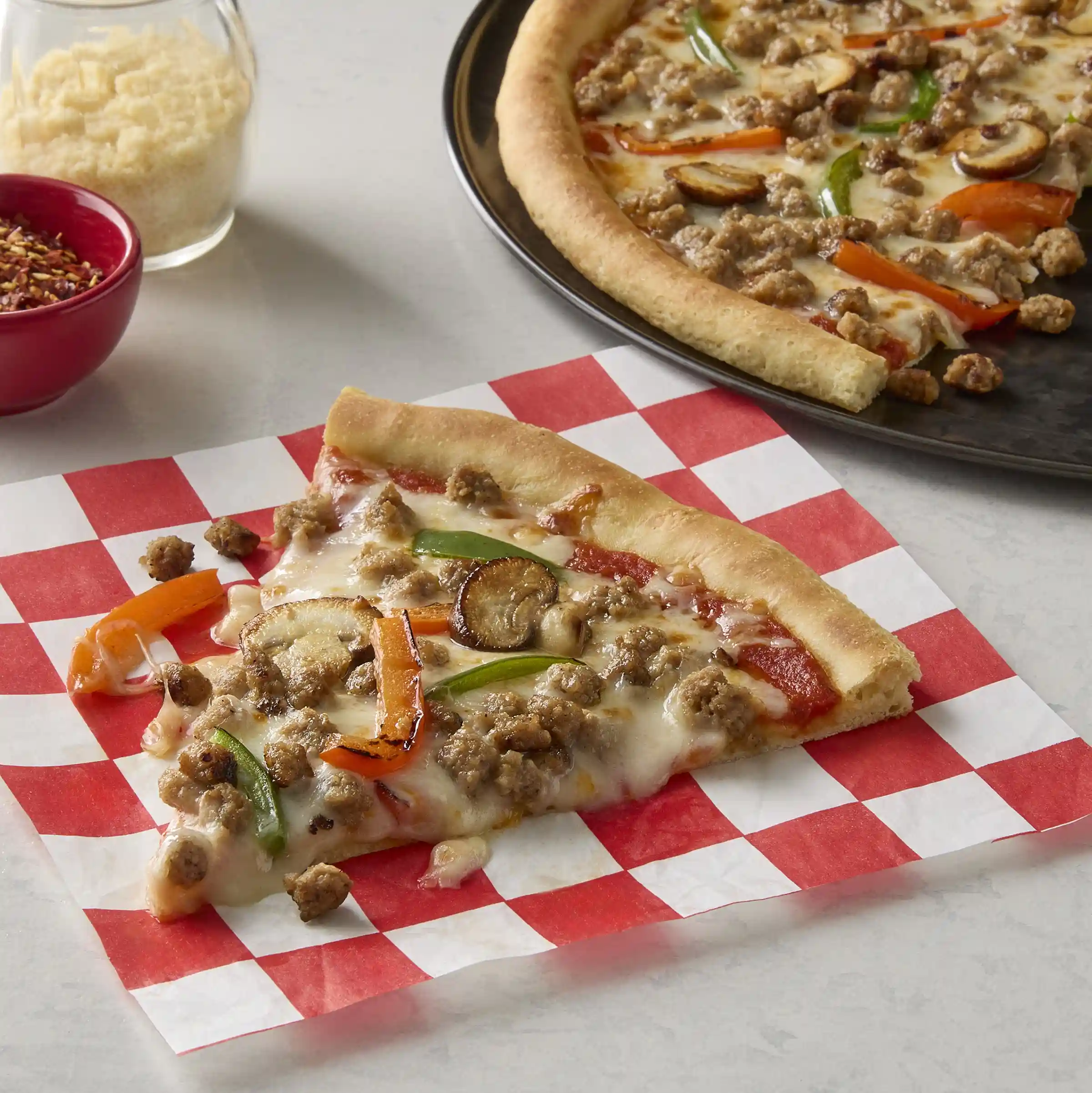 Hillshire Farm® Cooked Beef Topping https://images.salsify.com/image/upload/s--sHUAYe2X--/q_25/5490a81c82ebf918fb5ef9cff7f322139703c3f9.webp