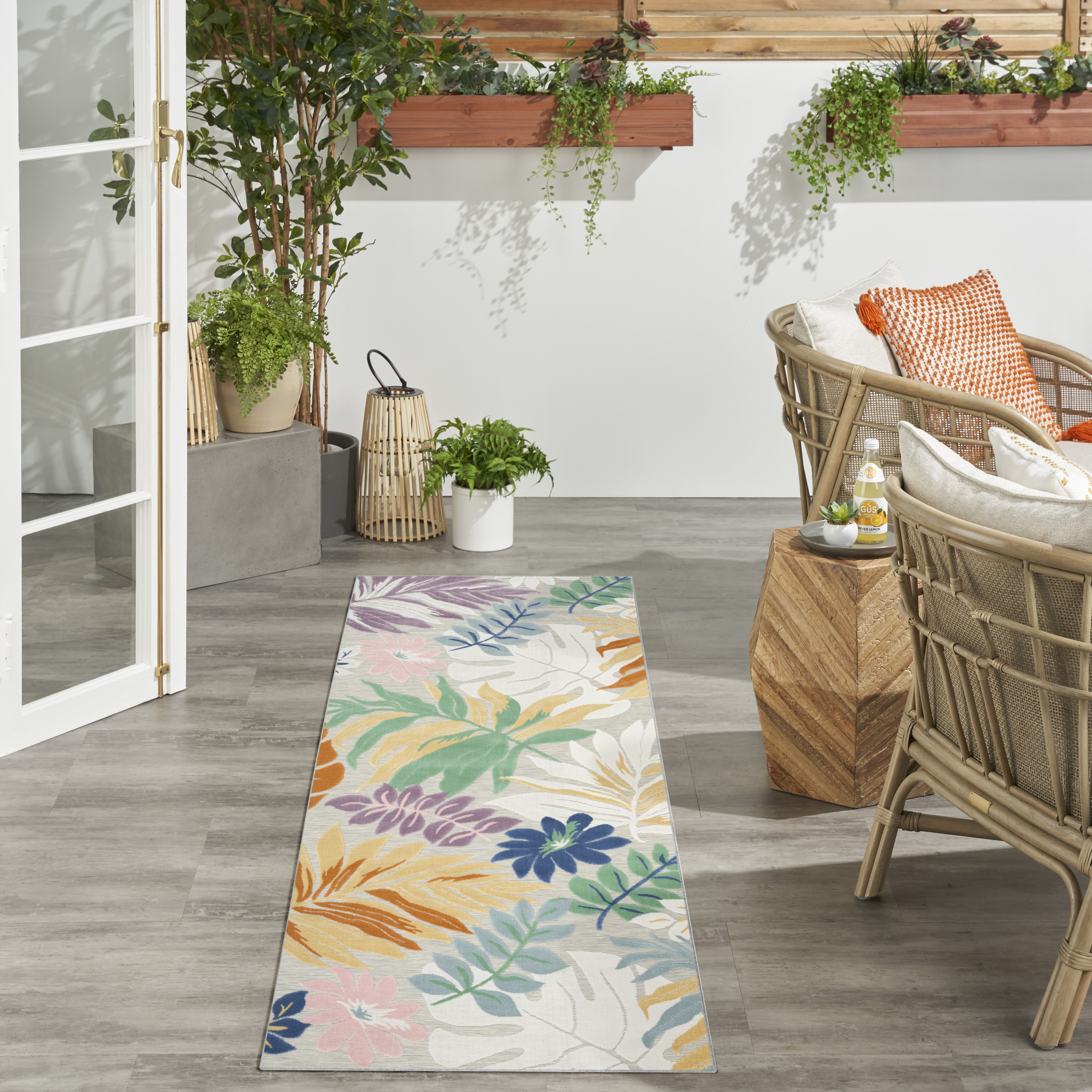 Nourison Suncoast 2' x 6' Multicolor Tropical Rug