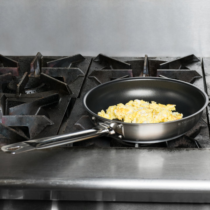 9 ½-inch Centurion® frying pan with nonstick coating
