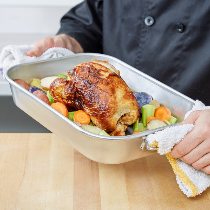 4 ½-quart Wear-Ever® aluminum bake and roast pan in natural finish