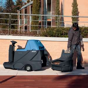 Hillyard, Trident, SW24R with Trojan Wet Battery Package, 31.5", Ride-On Sweeper