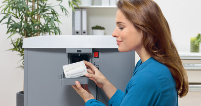 Special features like CleanTEC® dust filtration, oil-free shredding, and SmartPower energy management help maintain a cleaner, more efficient workplace.