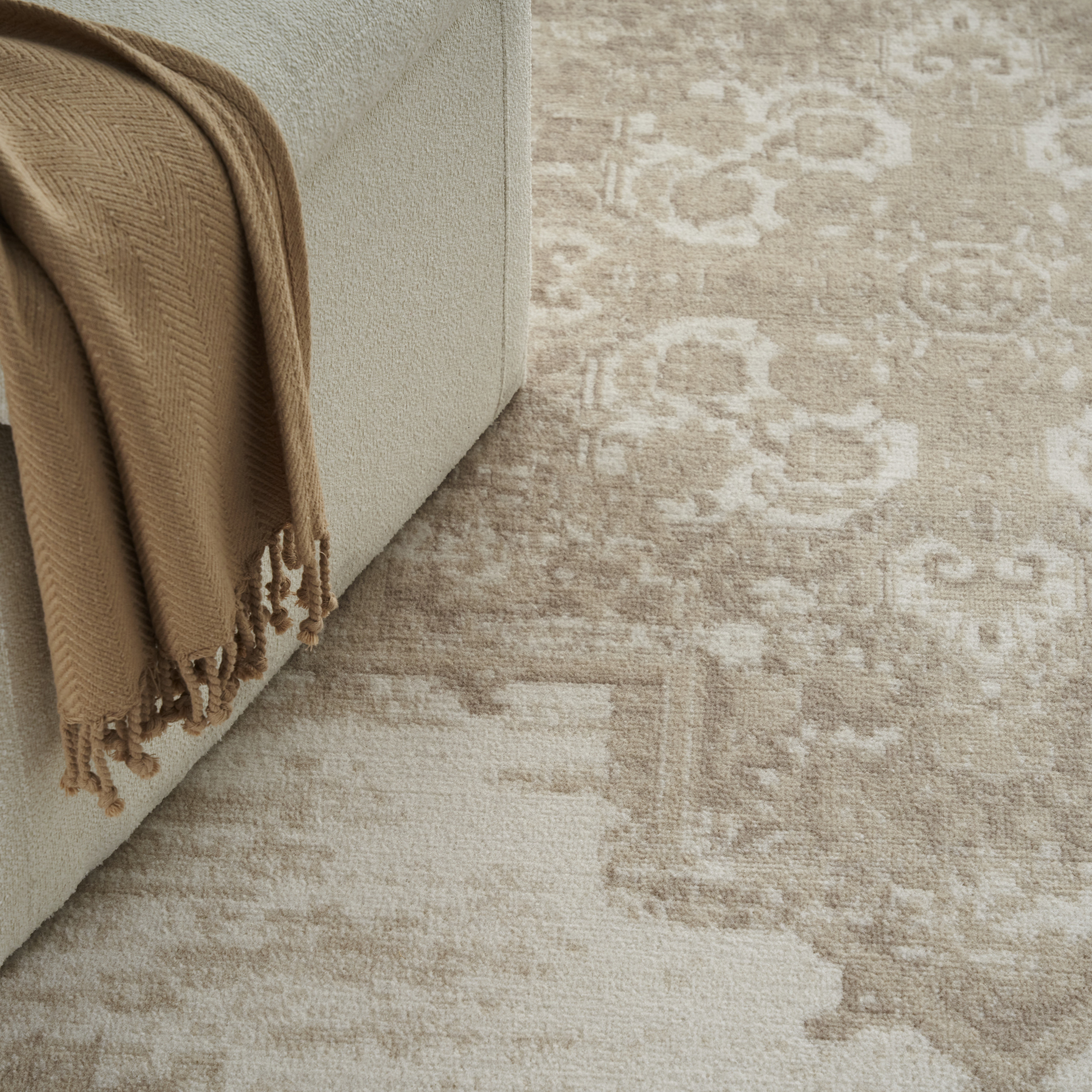 Nourison Grafix 8' x Round Ivory Beige Vintage Indoor Rug