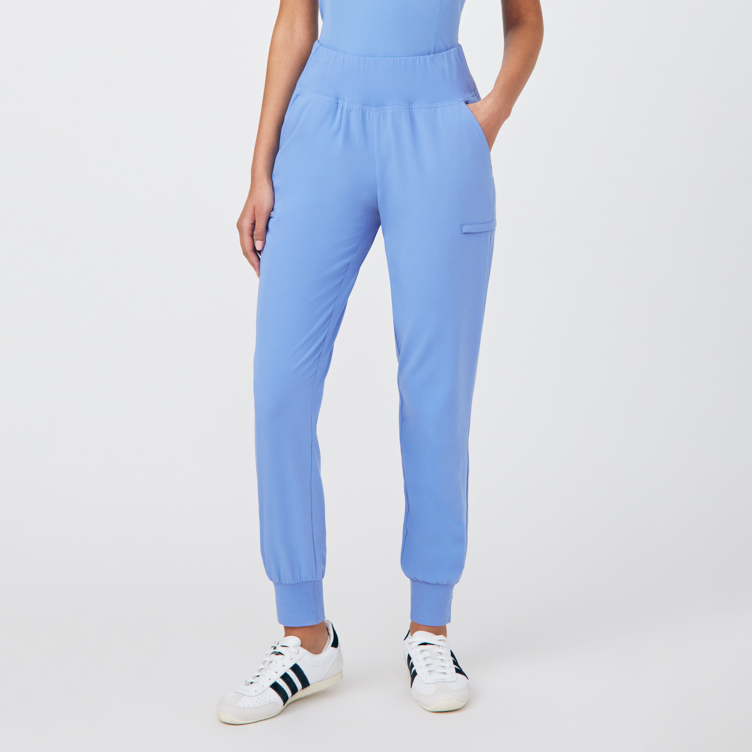 White Cross CRFT WB430 Women‘s Fluid Resistant 6-Pocket Jogger Scrub Pants with Knit Waist plus Drawstring and Zipper Pockets-White Cross