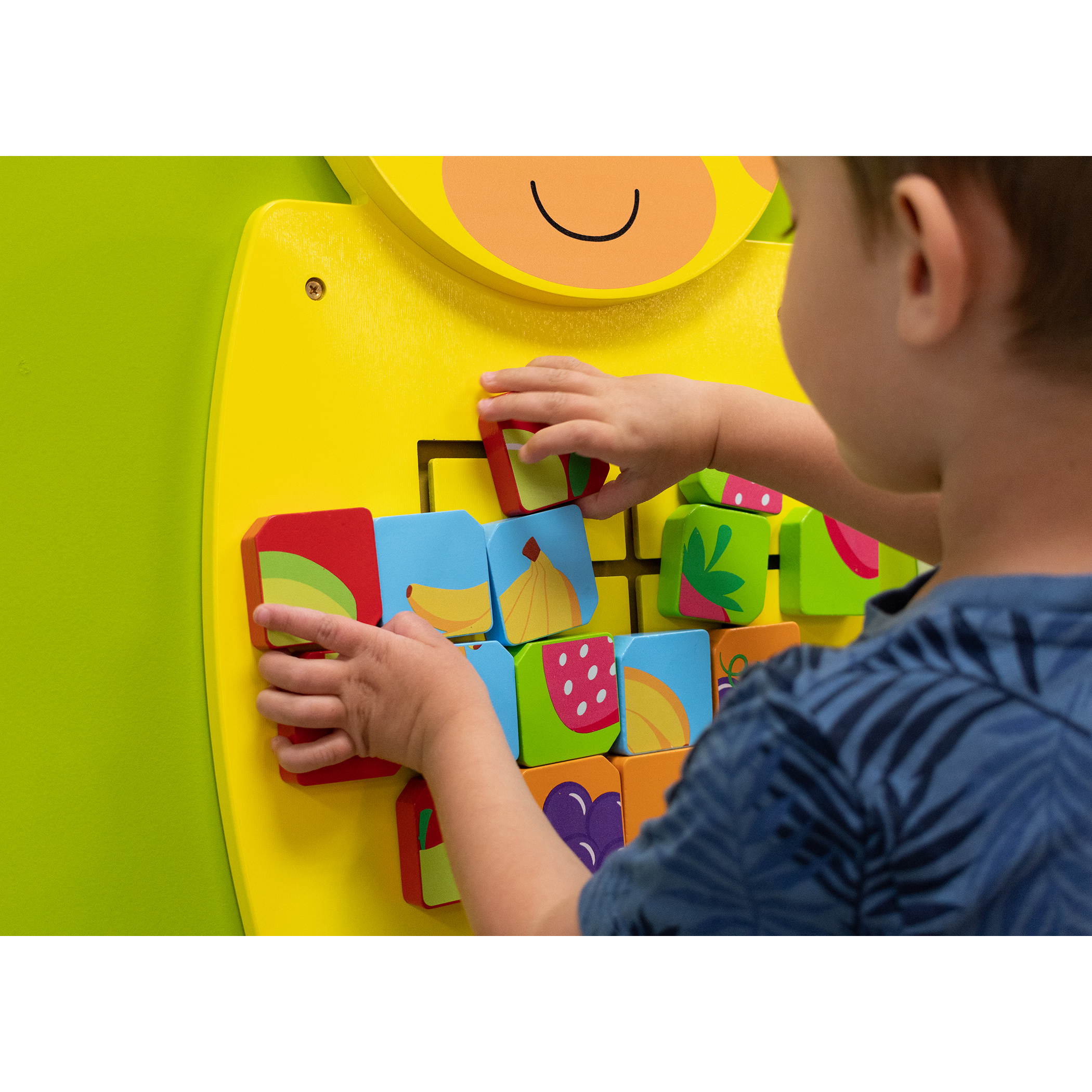 Learning Advantage Giraffe Activity Wall Panel - 18m+ - Toddler Activity Center image number null