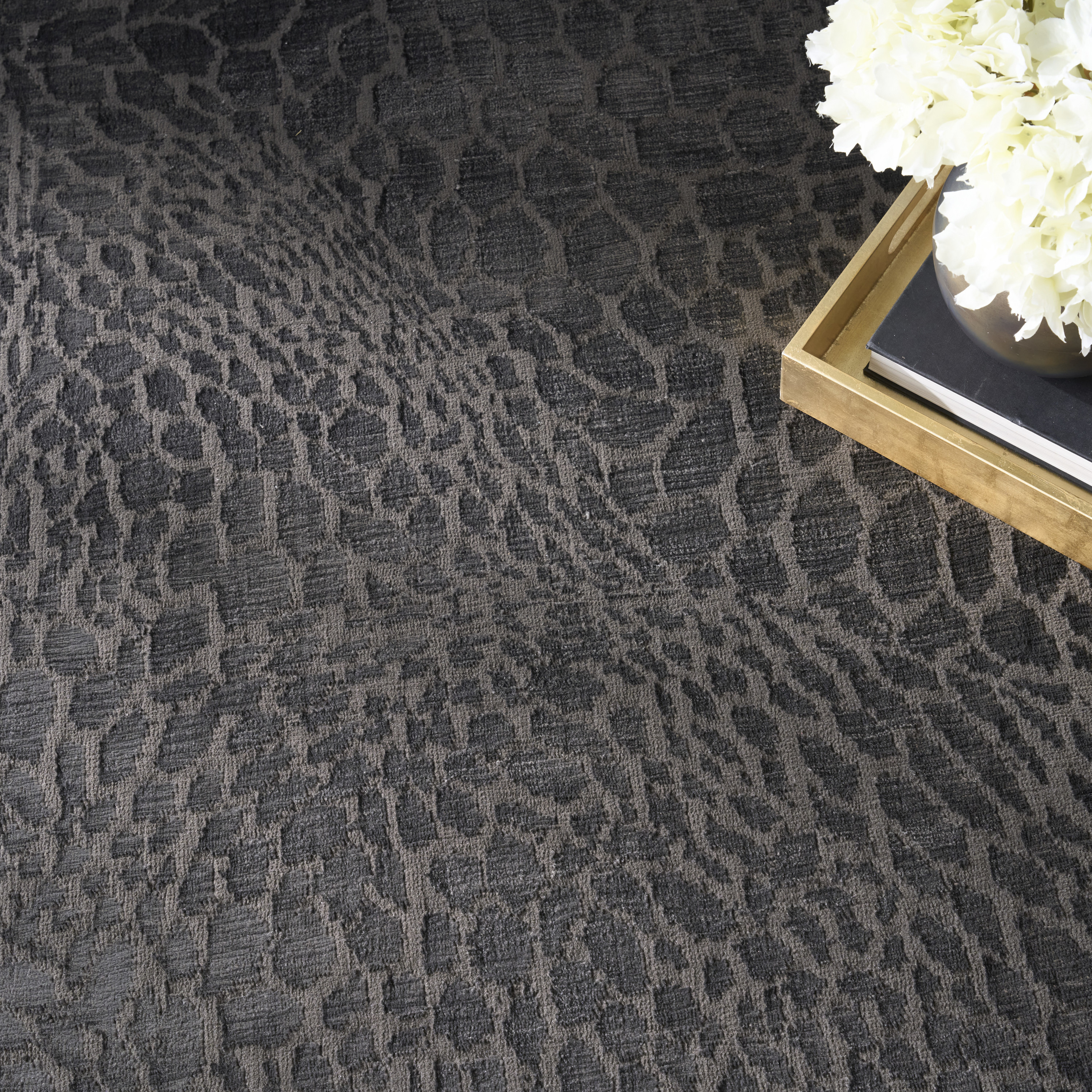 Nourison Desire 5'3" x 7'3" Charcoal Silver Modern Indoor Rug