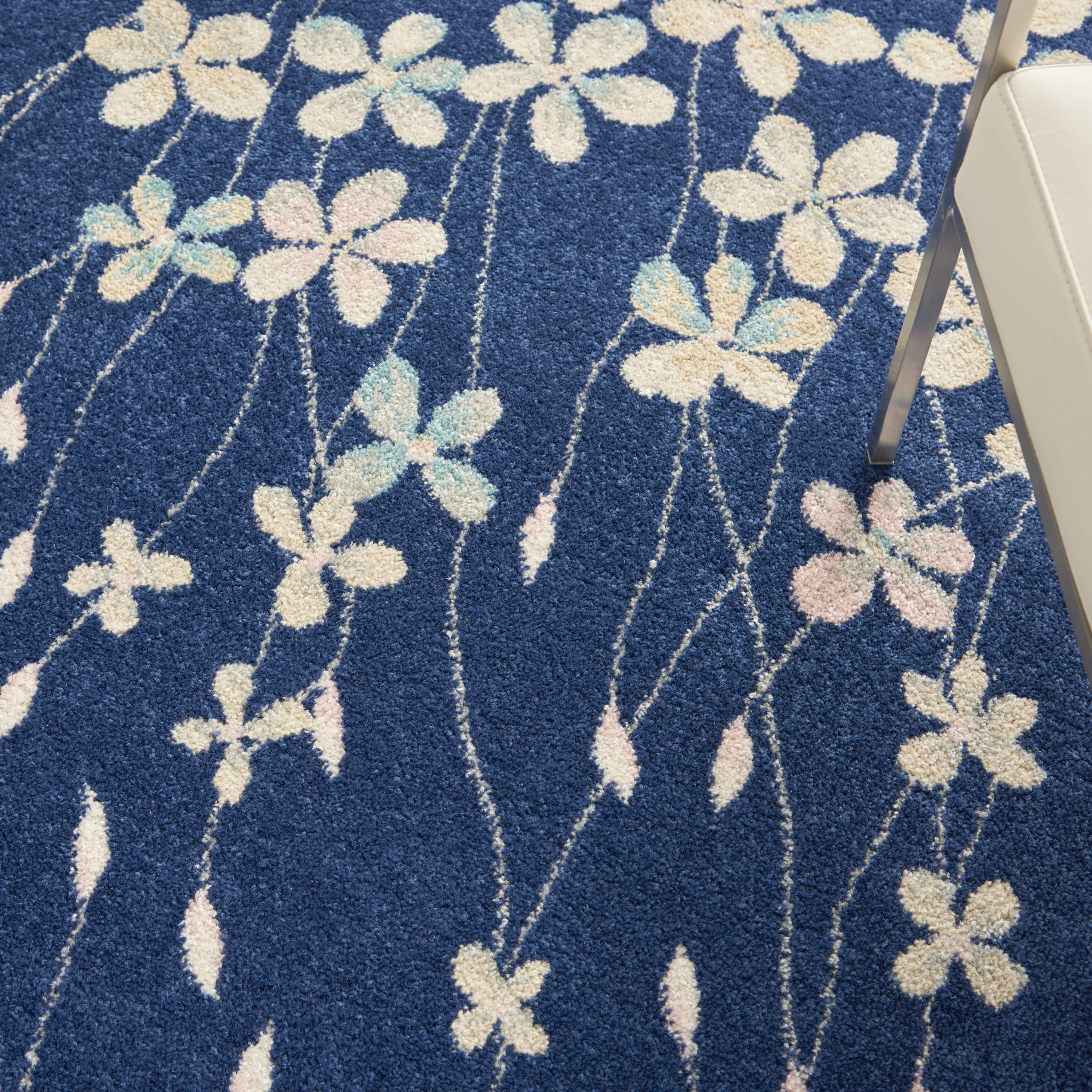 Nourison Tranquil 4' x 6' Navy Contemporary Indoor Rug