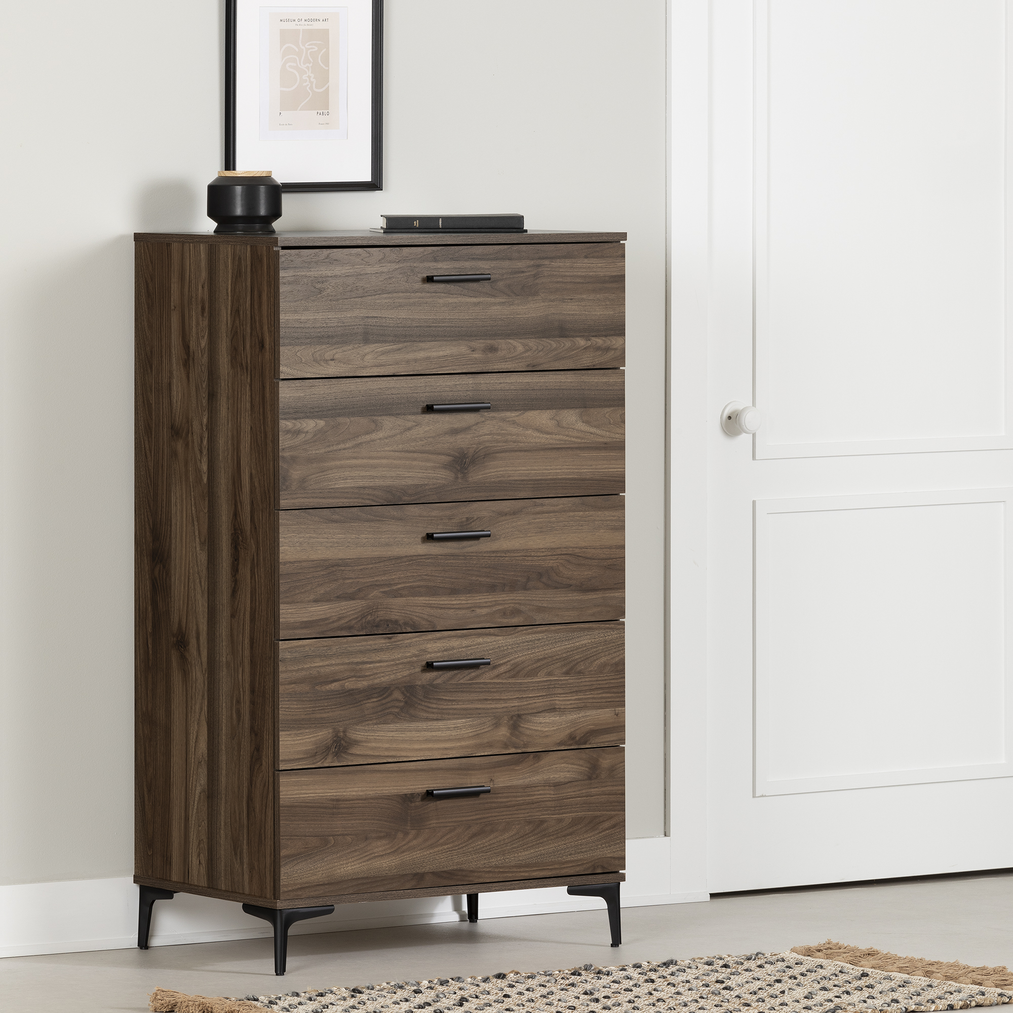 Musano Commode 5 tiroirs à pattes en métal Noyer naturel / Musano 5-Drawer Chest with Metal Legs Natural Walnut