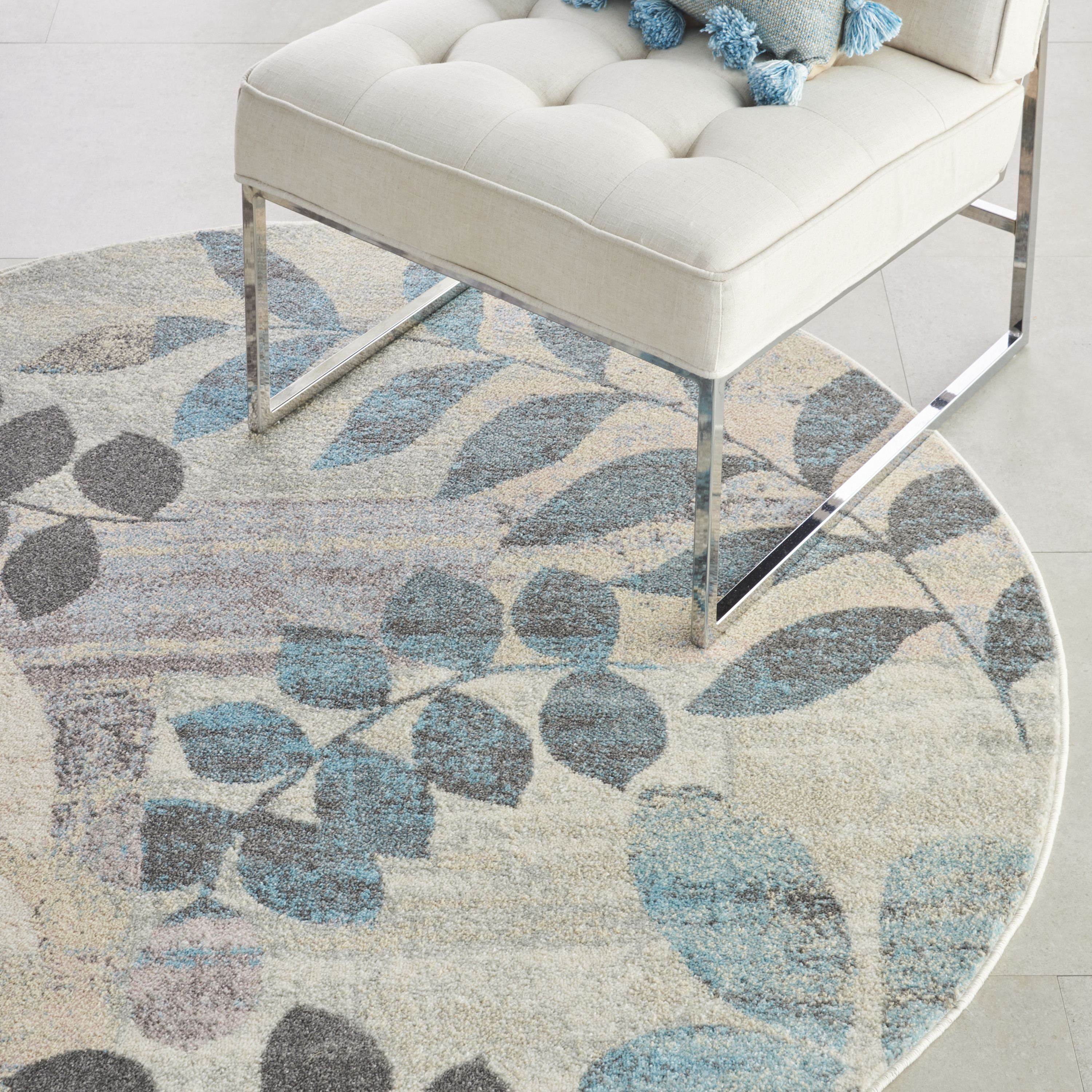 Nourison Tranquil 5'3" x Round Ivory/Light Blue Farmhouse Indoor Rug