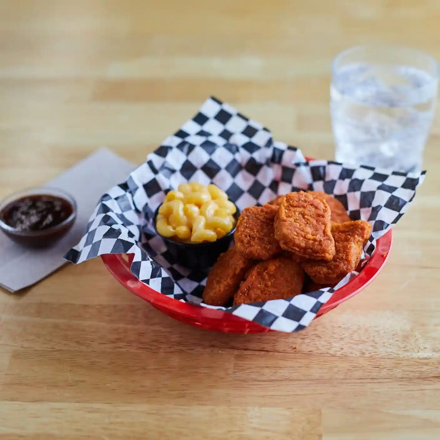 Tyson® Whole Grain Breaded Hot 'N Spicy MWWM Boneless Chicken Wings, 0.76 oz. https://images.salsify.com/image/upload/s--5zRBlDOG--/q_25/snx3nde836qpdj2xliud.webp